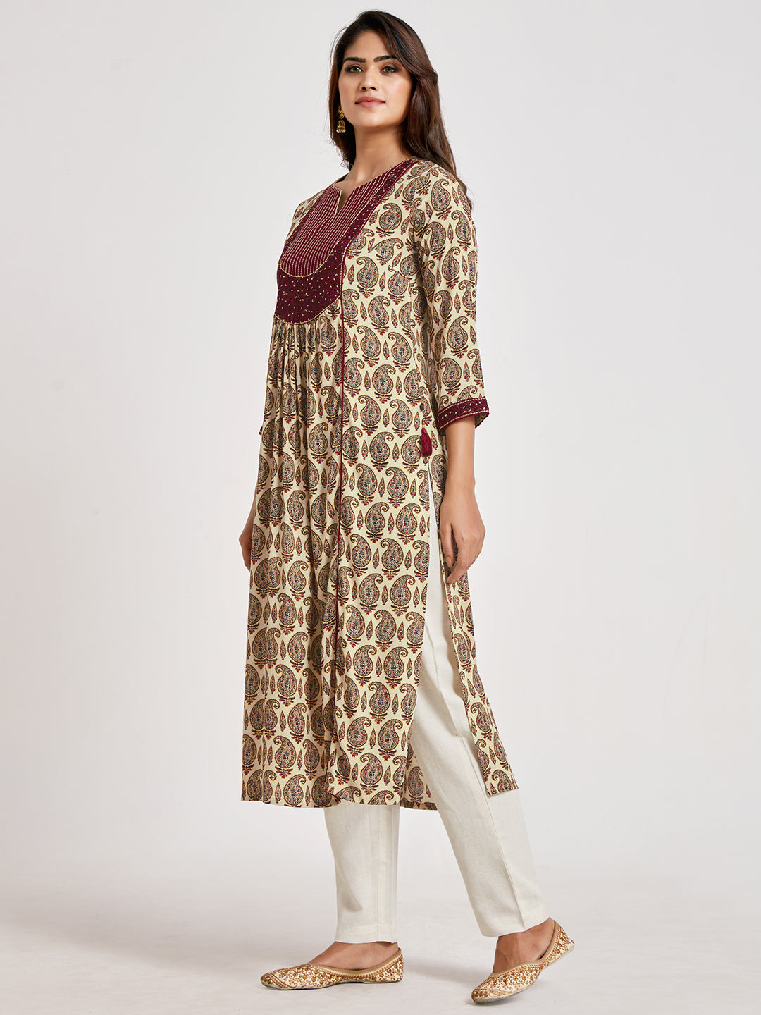 Embellished Yoke Paisley Print Kurta - ARH1182